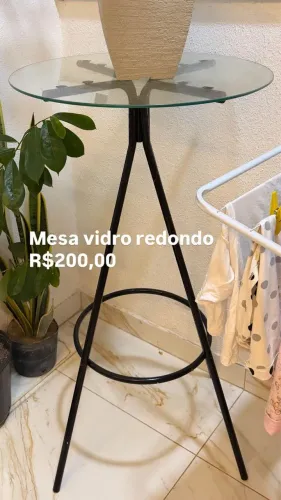 Mesa redonda de vidro