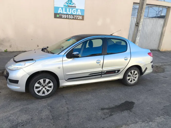 Peugeot 207 Sedan Passion XR 1.4 Flex 8V 4P 2011