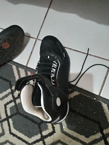 Bota Mondeo, 41
