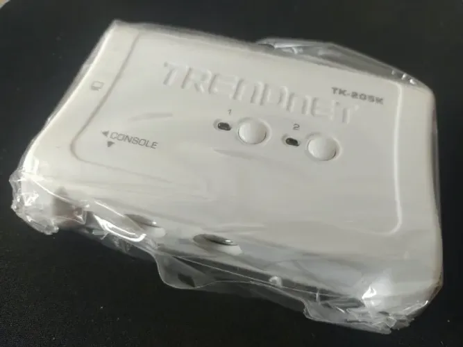 Switch KVM Trendnet TK-205K PS/2 VGA - Novo e Lacrado