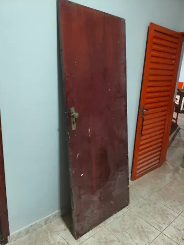 Porta de madeira 2,10 x0.80