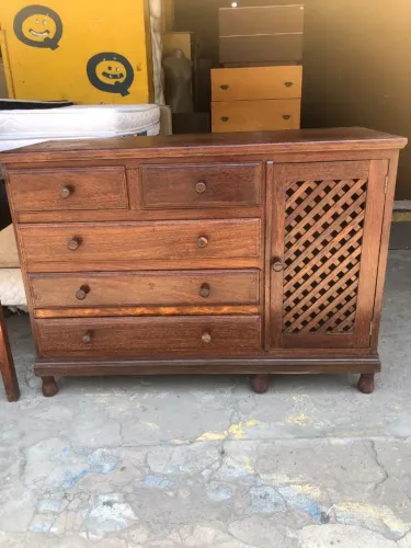 Cômoda em sucupira maciça