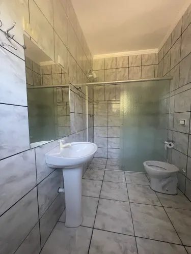 Quarto mobiliado para mulher