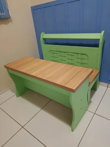 Mesa de madeira infantil 