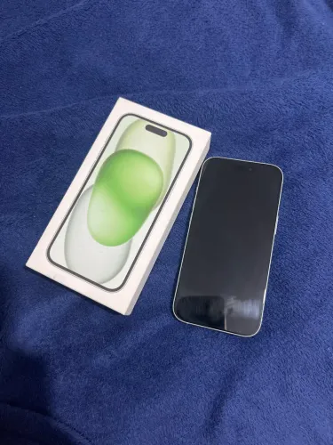 iPhone 15 verde