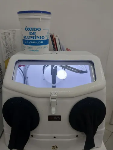 Central de jateamento de óxido de alumínio pequena seminova. Ideal para protético/dentista