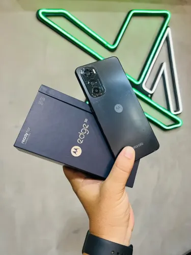 MOTOROLA EDGE 30 - SEMINOVO COM GARANTIA