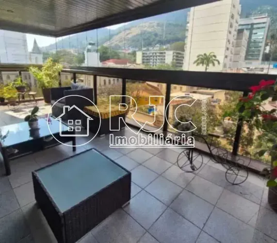 Duplex para venda tem 420 metros quadrados com 4 quartos em Tijuca - Rio de Janeiro - RJ