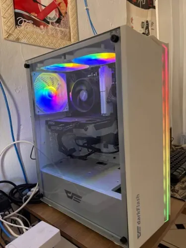 PC Gamer Ryzen 5 5500 + RTX 5060 8GB ? Setup branco
