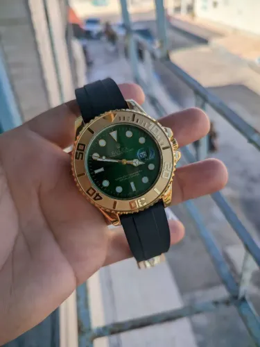 Relógio Rolex com fundo de vidro semi automático