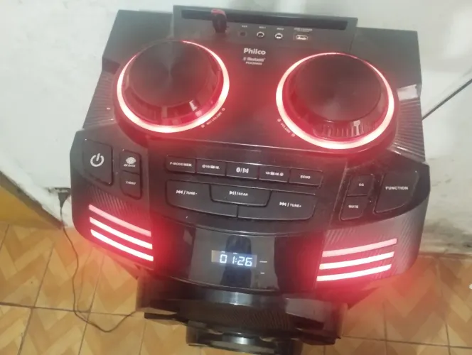 Torre de som PCX Philco 1800 watts excelente estado
