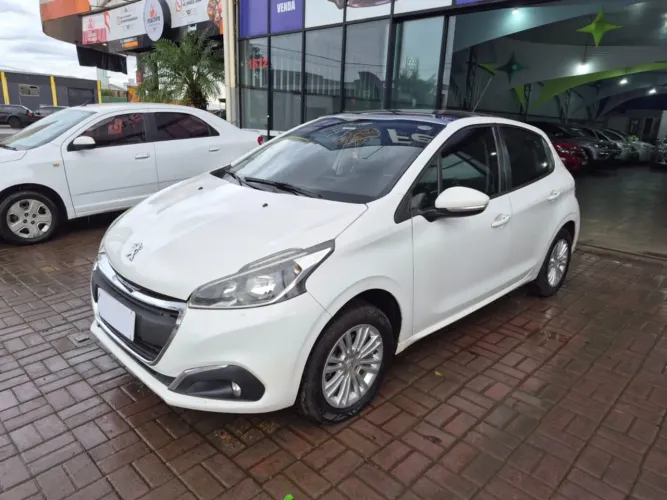 Peugeot 208 Active 1.2 Flex 12V 5P Mec. 2017