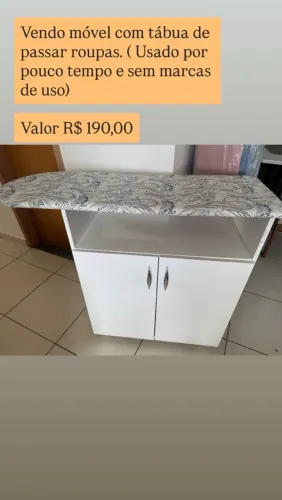 Móvel com tábua para passar roupas