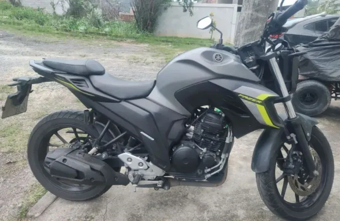 Fz25 2024 8mil/km