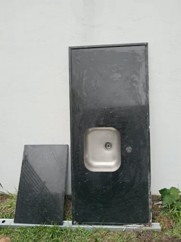 Bancada de granito Verde Ubatuba com cuba Docol