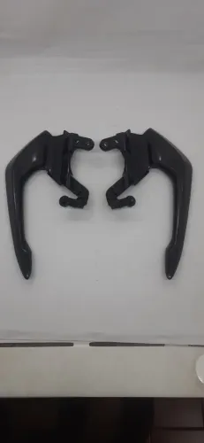 Vendo Par de Alça Traseira Para Titan 160