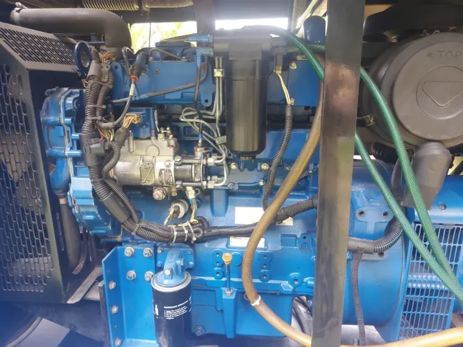Gerador 100kVA Perkins / Olympian - 2400h - Ótimo Estado