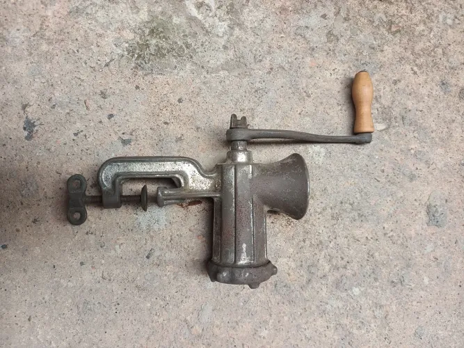 Máquina de Moer Carne Antiga 
