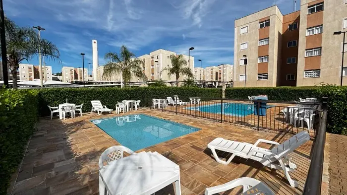Oportunidade única! Apartamento recém reformado com piscina, dois quartos e portaria 2