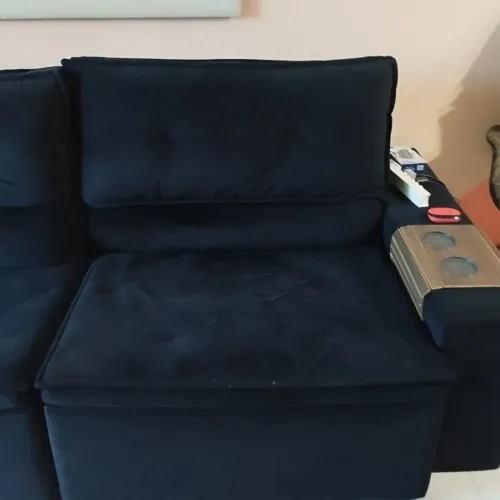 Sofá retrátil reclinável de 03 lugares, em tecido tipo Suede  preto 