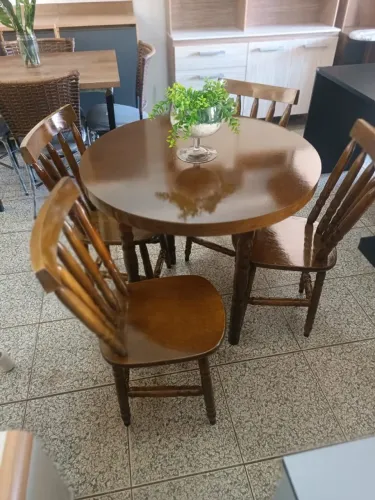 Mesa Redonda de Cozinha com 4 Cadeiras de Madeira na Promoção 