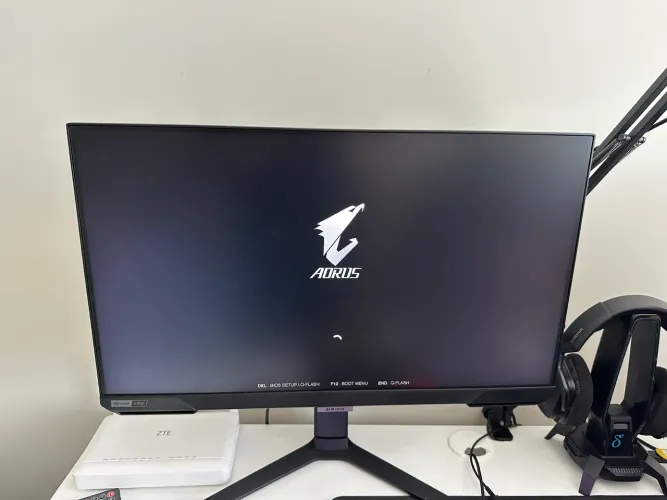 Vendo Monitor 240hz Samsung Odyssey G40 25 polegadas