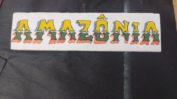 Placas decorativas em madeira