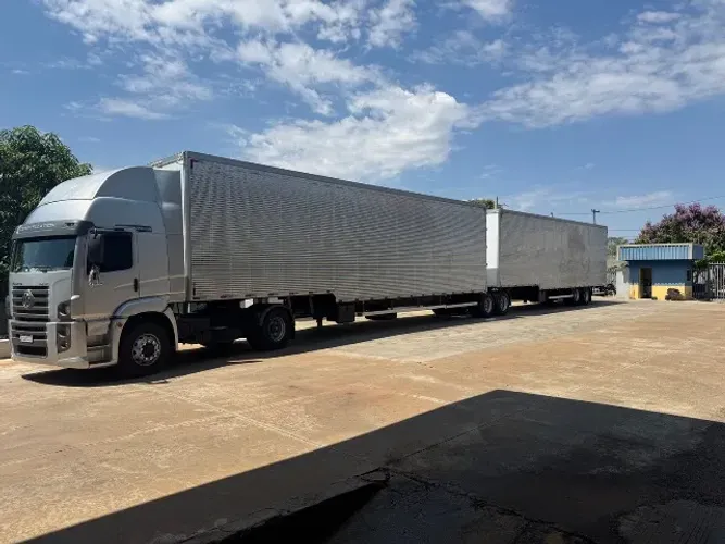 Baú bi-trem marca Palmeira