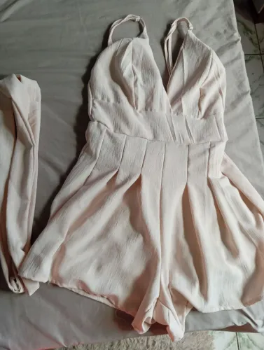 Vendo macaquinho veste P e M 