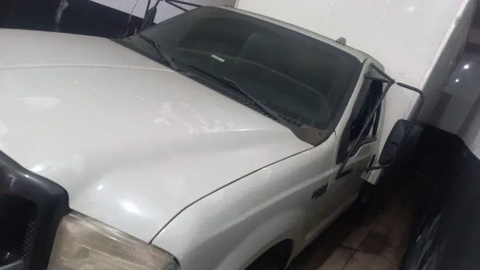 Vende se ou troca ford f.350 baú motor cumins 