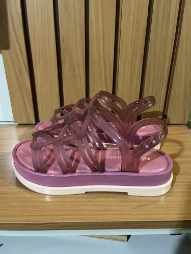 Sandália Melissa plataforma rosa