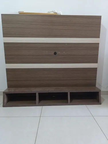 Painel para TV em Bom Estado - Preço de Desapego! (Pra levar logo)