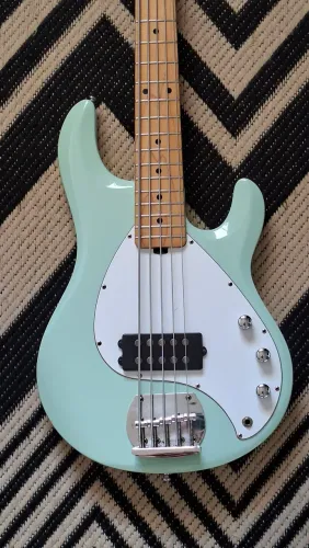 Baixo Sterling Ray 5 sub Music Man