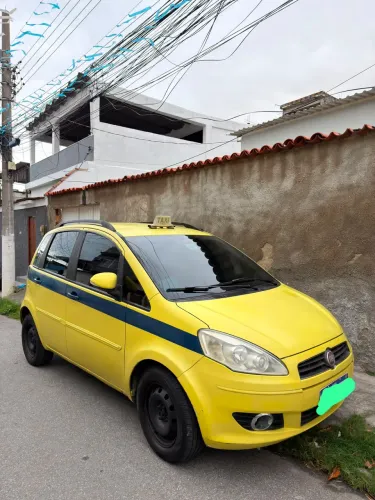 Fiat Idea Attractive 1.4 Fire Flex 8V 5P 2013