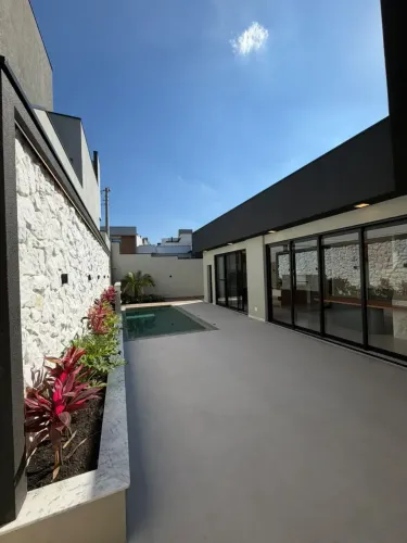 CASA COM 3 SUITES EM TERRENO DE 372 METROS E PISCINA NO CONDOMINIO GRAN RESERVE EM INDAIAT