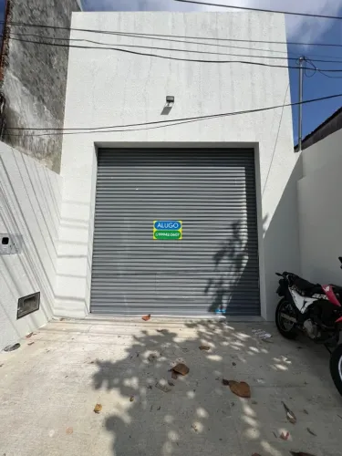 Galpão recém construído na Av. 06