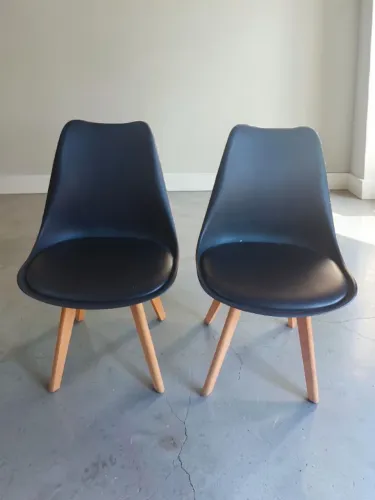 2 cadeiras Charles eames preta 