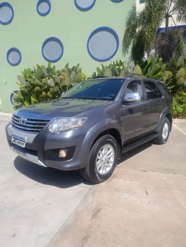Toyota Hilux SW4 SR 4X2 2.7/ 2.7 Flex 16V Aut. 2012