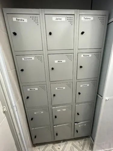 Armário Guarda-volumes de 15 portas