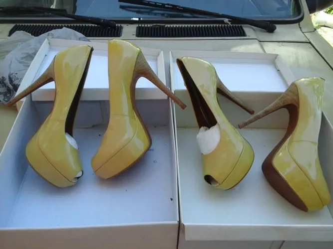 Sapatos de salto (2)