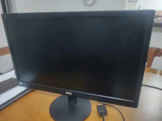 Monitor AOC 18,5 polegadas