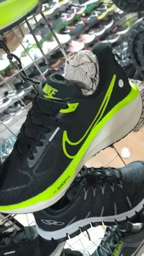 Tênis Nike zoom preto verde