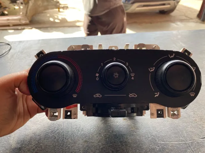 Comando Ar Condicionado Fiat Strada 2021 A 2024 Original 
