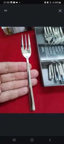Garfos para sobremesa e uma espátula zwilling 