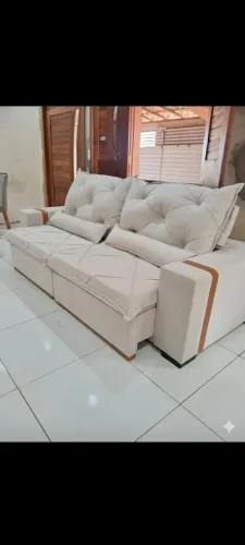 Sofá elegante traçado 