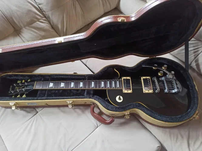 Epiphone Les Paul Korea com Bigsby e captadores Gibson 