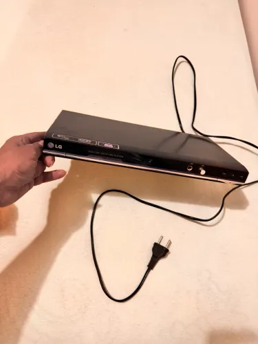 DVD LG em ótimo estado, usado poucas vezes.