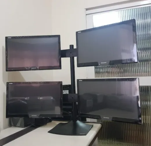 Suporte para 4 monitores