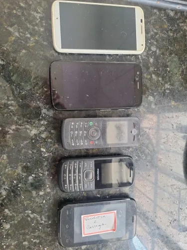 Celulares para retirar peças