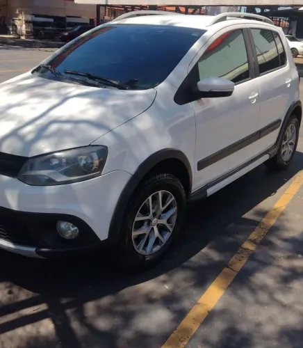 Volkswagen Crossfox 1.6 MI Total Flex 8V 5P 2013
